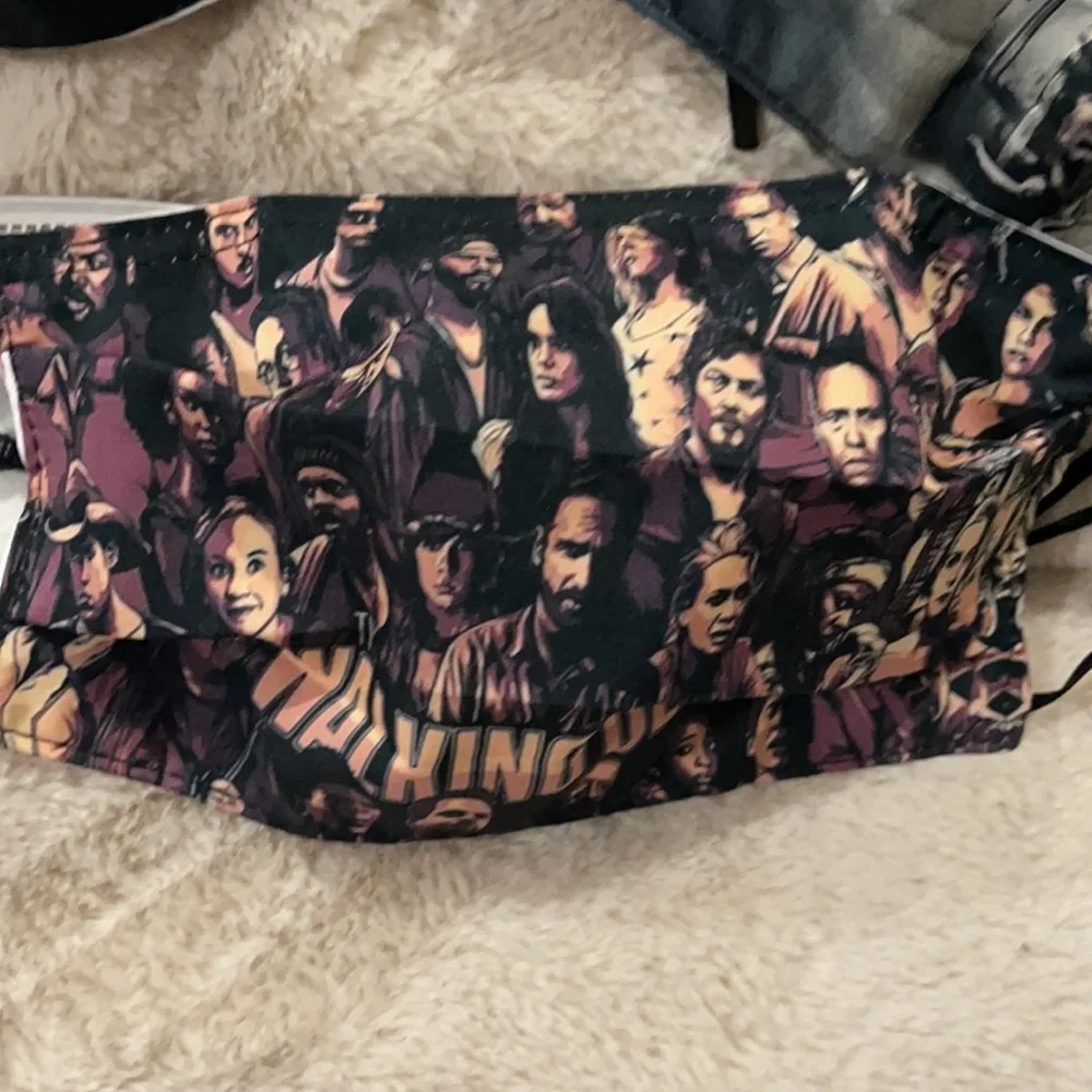 New set/3 Walking Dead face masks